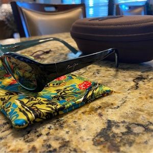 Maui Jim women’s punch bowl sunglasses.